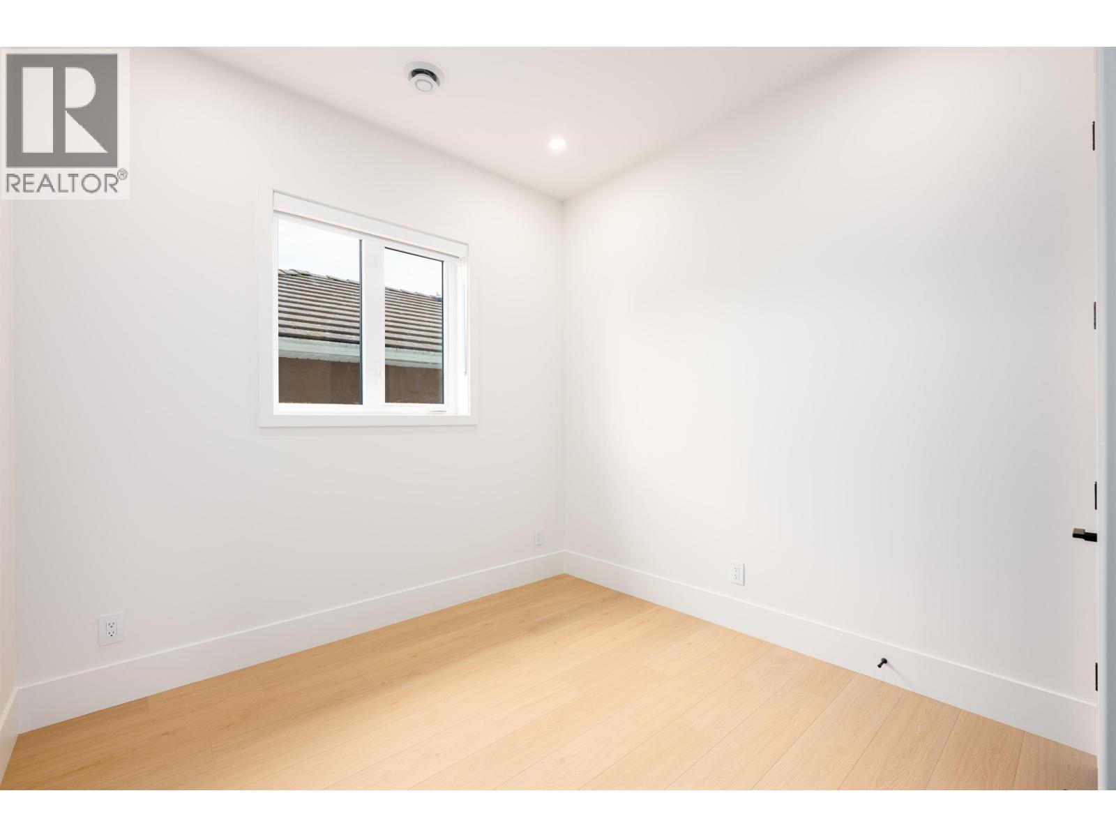 2 3466 Franklin Street, Vancouver, British Columbia  V5K 1Y3 - Photo 23 - R3041937