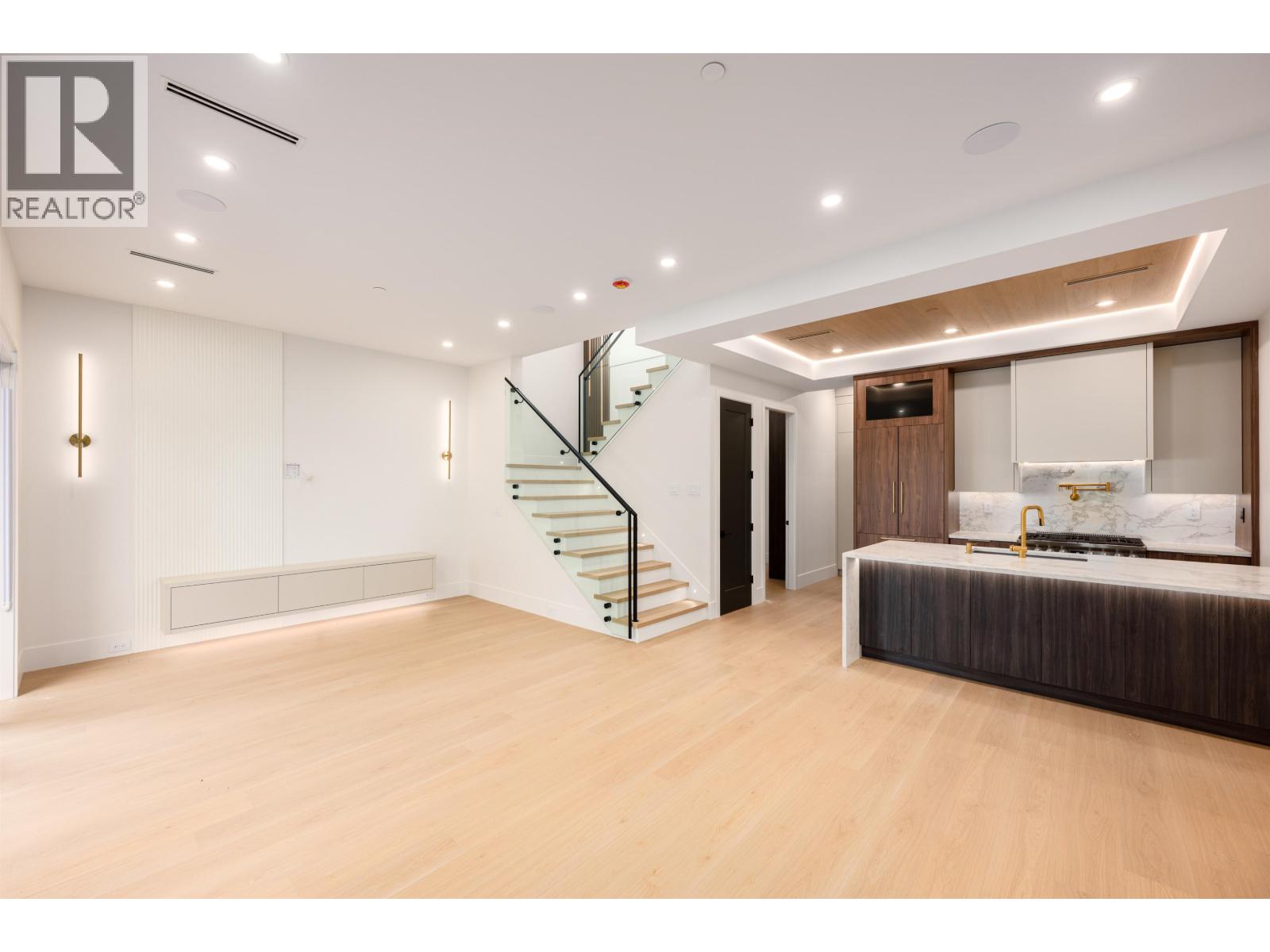 2 3466 Franklin Street, Vancouver, British Columbia  V5K 1Y3 - Photo 8 - R3041937