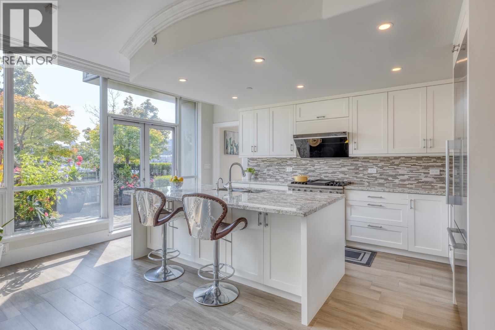 110 1328 Marinaside Crescent, Vancouver, British Columbia  V6Z 3B3 - Photo 10 - R3041947