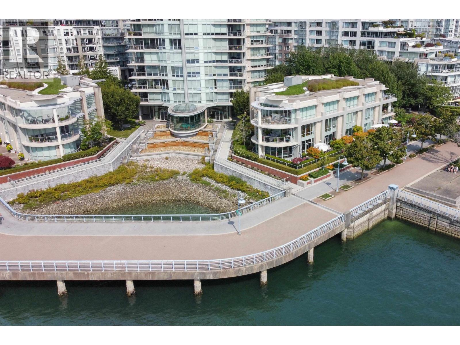 110 1328 Marinaside Crescent, Vancouver, British Columbia  V6Z 3B3 - Photo 2 - R3041947