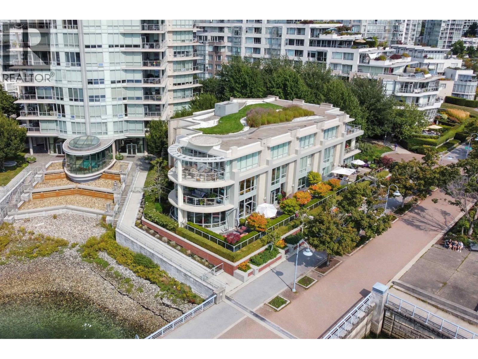 110 1328 Marinaside Crescent, Vancouver, British Columbia  V6Z 3B3 - Photo 3 - R3041947