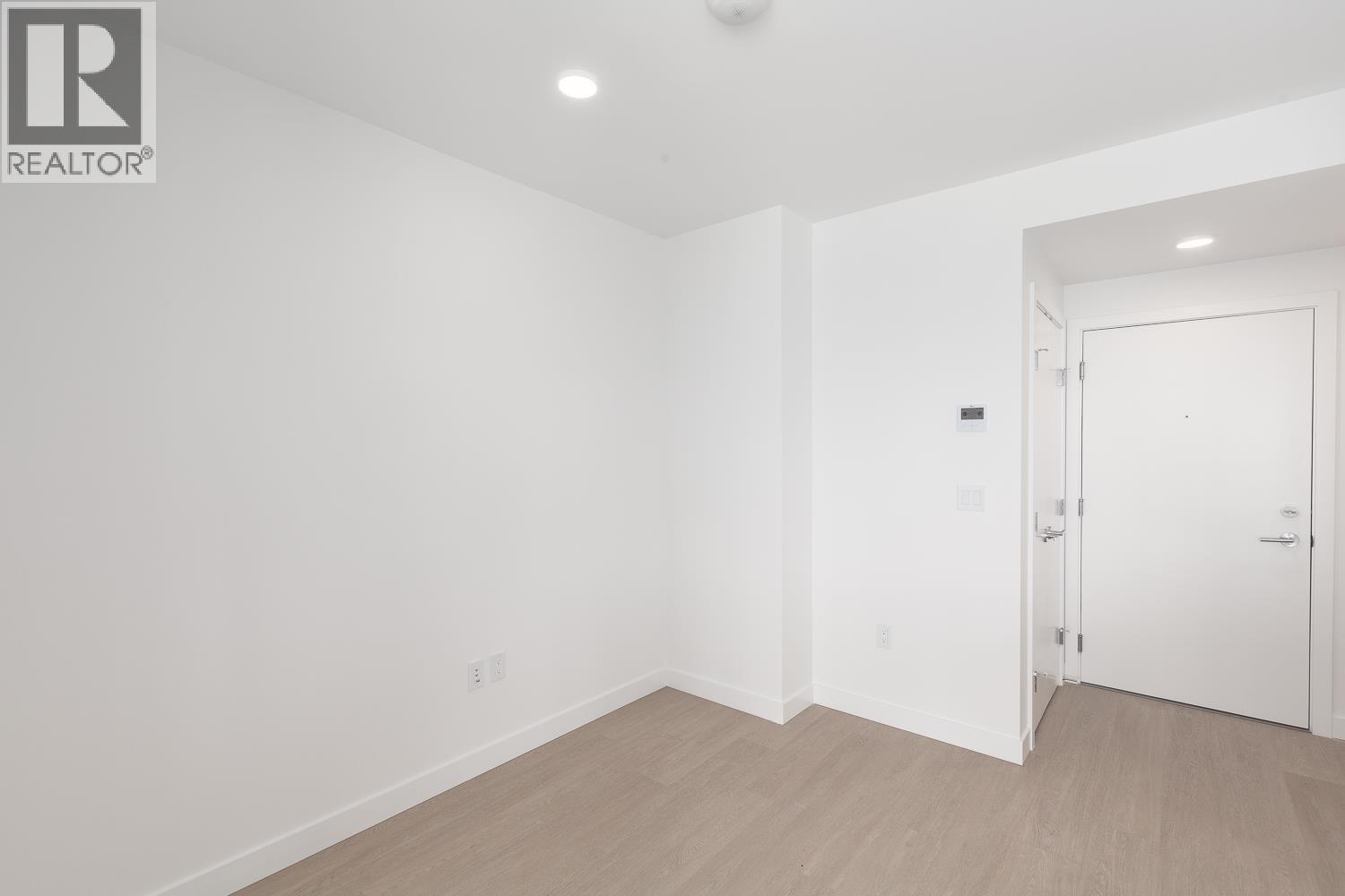 2507 7769 Park Crescent, Burnaby, British Columbia  V3N 0J7 - Photo 9 - R3041956