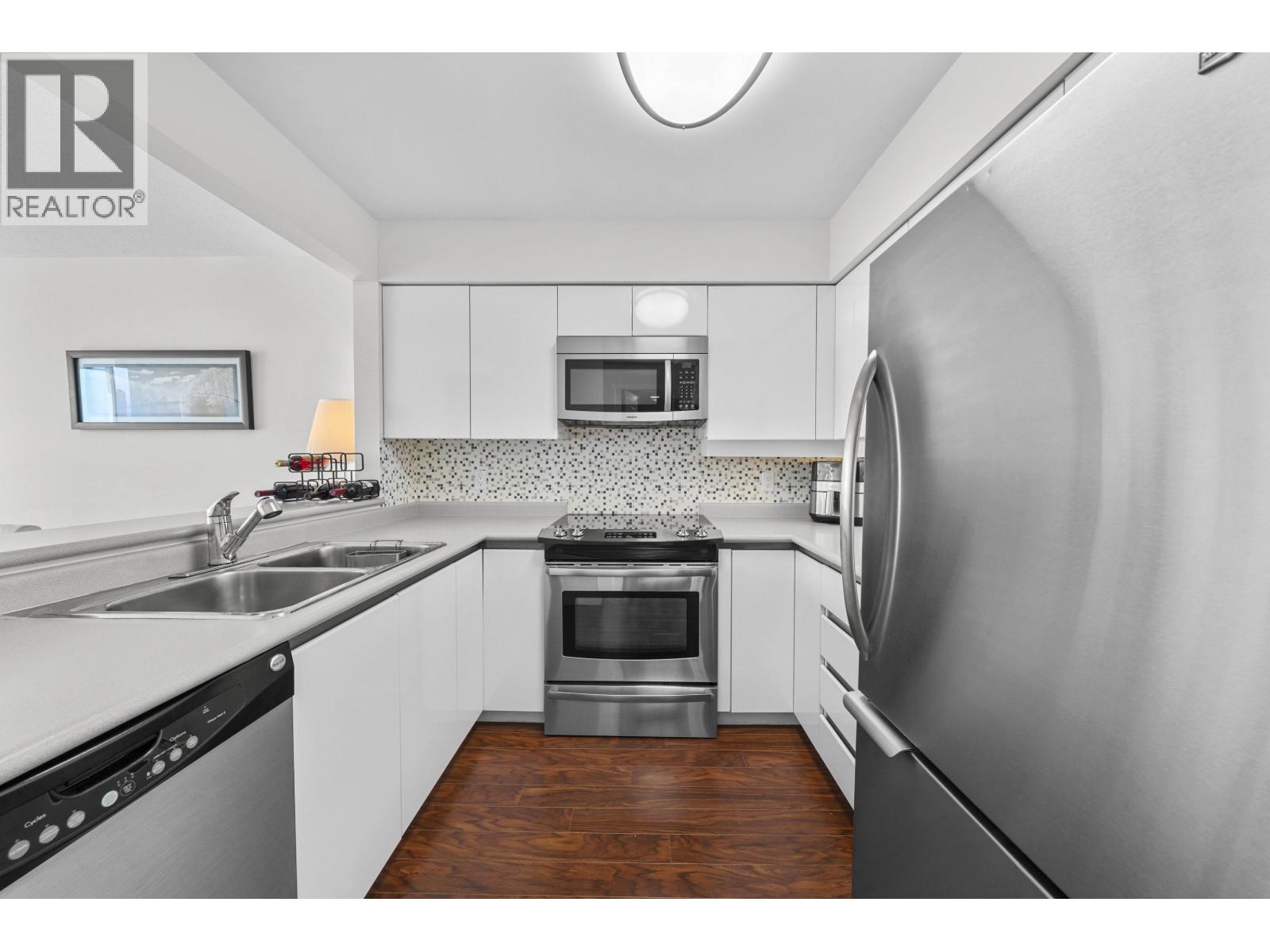 1405 3071 Glen Drive, Coquitlam, British Columbia  V3B 7R1 - Photo 3 - R3041975