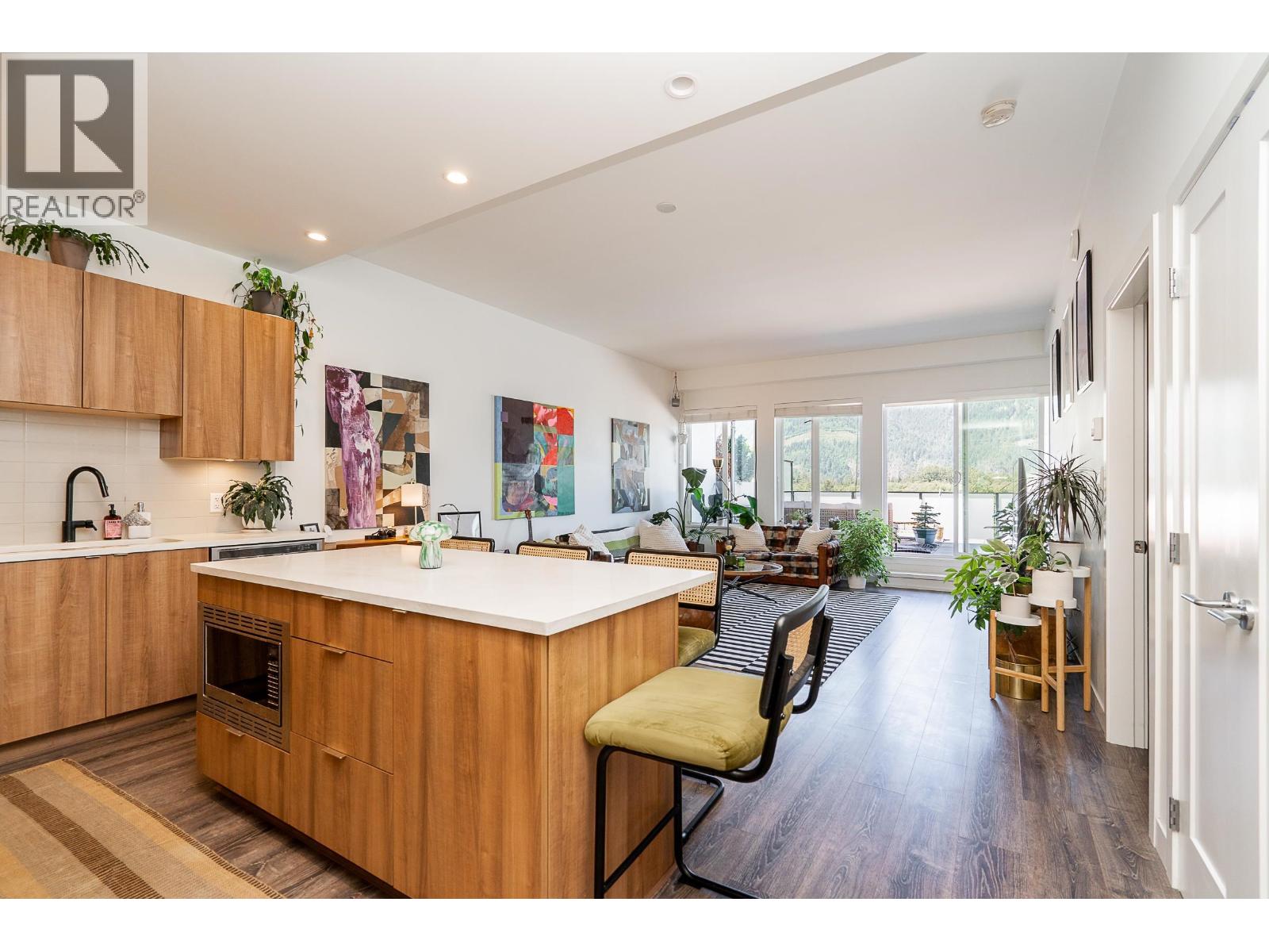 603 1365 PEMBERTON AVENUE, Squamish, British Columbia