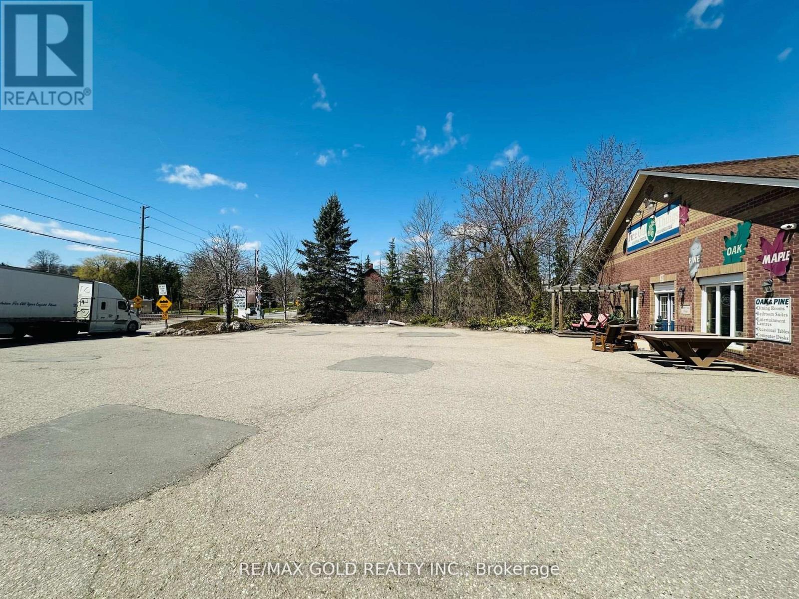 2a - 43 Main Street S, Milton, Ontario  L0P 1B0 - Photo 2 - W12374384