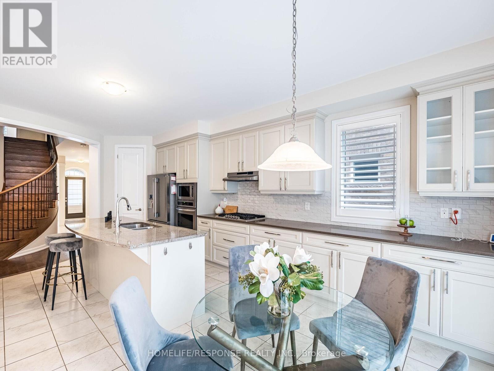 115 Beaveridge Avenue W, Oakville, Ontario  L6H 0M6 - Photo 10 - W12374387