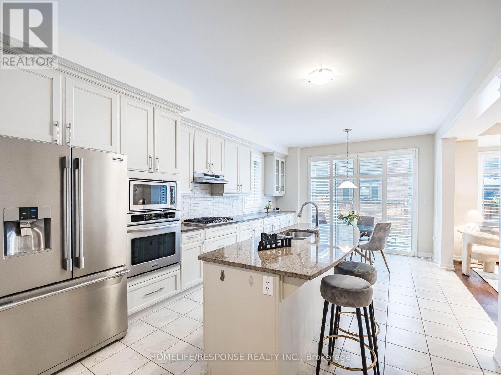 115 Beaveridge Avenue W, Oakville, Ontario  L6H 0M6 - Photo 12 - W12374387