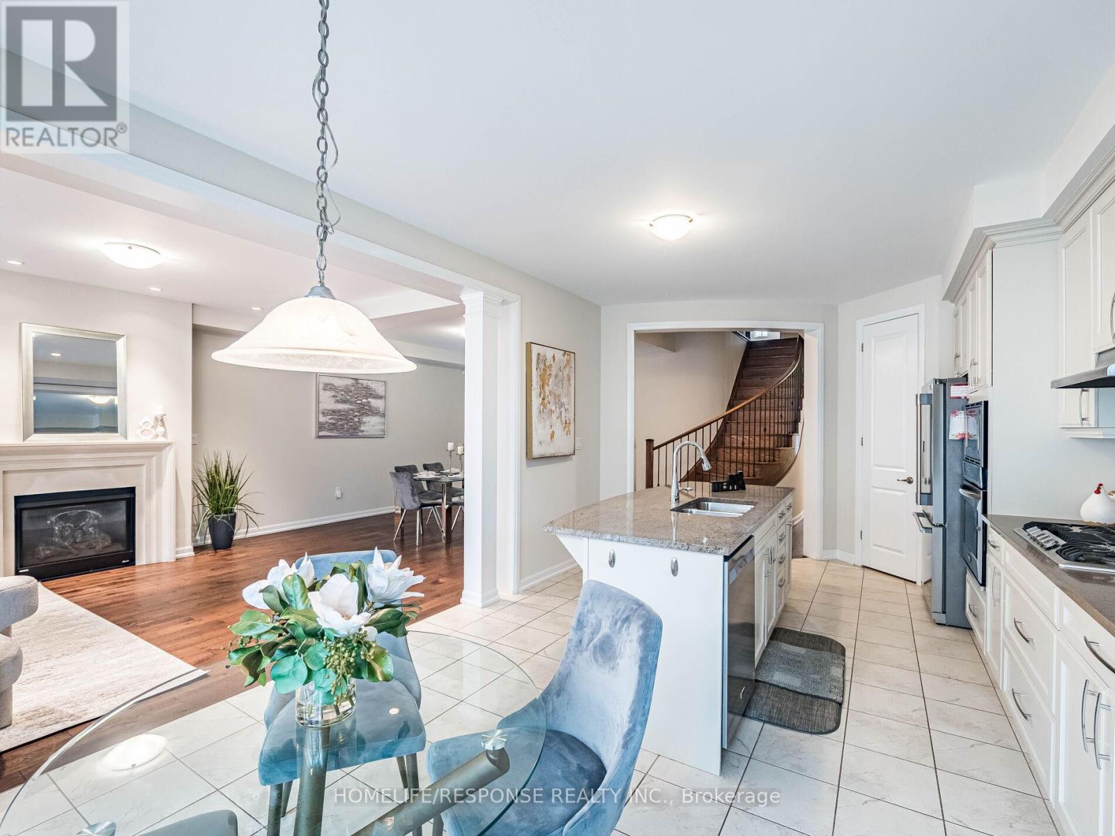 115 Beaveridge Avenue W, Oakville, Ontario  L6H 0M6 - Photo 13 - W12374387