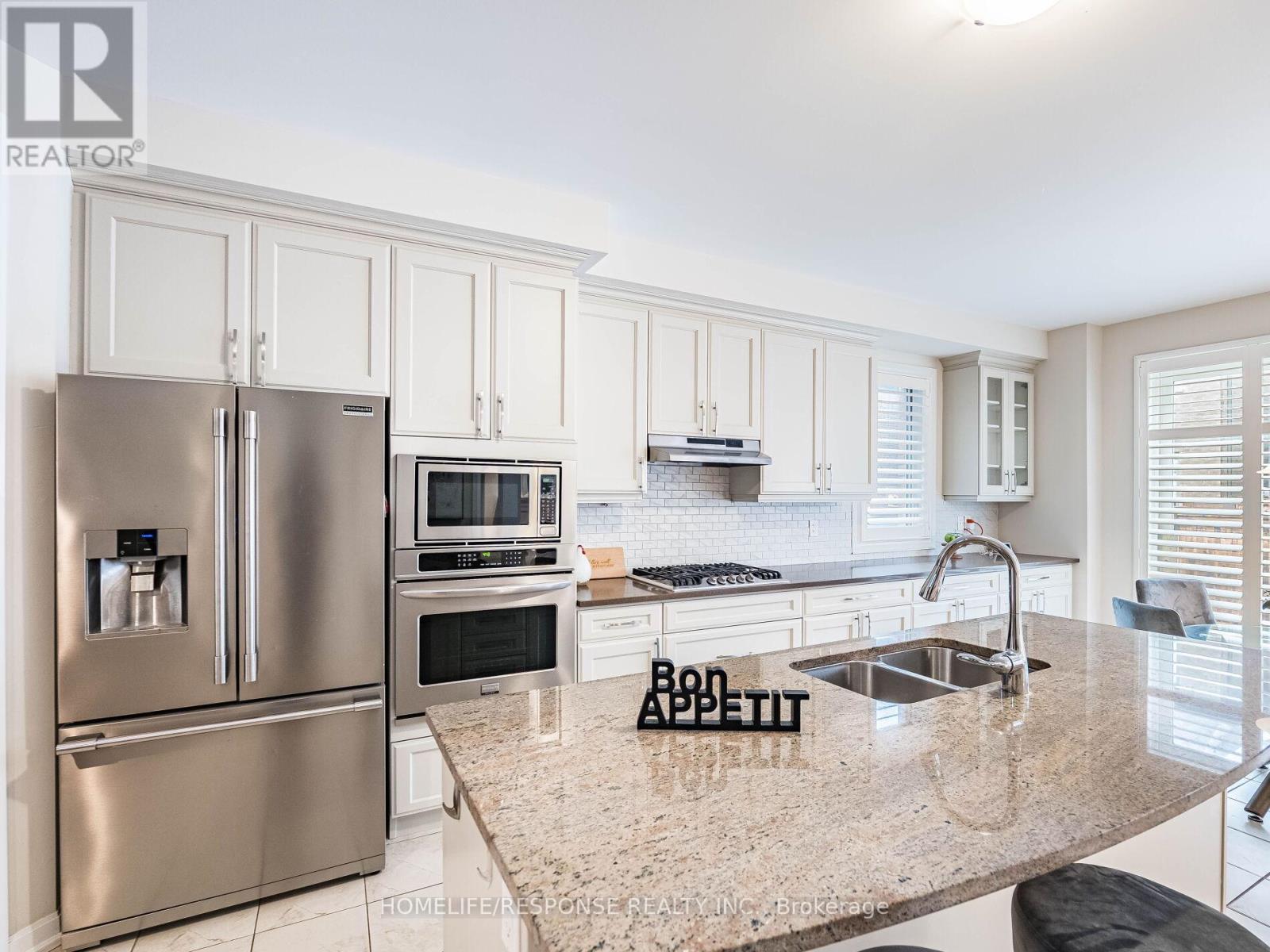 115 Beaveridge Avenue W, Oakville, Ontario  L6H 0M6 - Photo 14 - W12374387