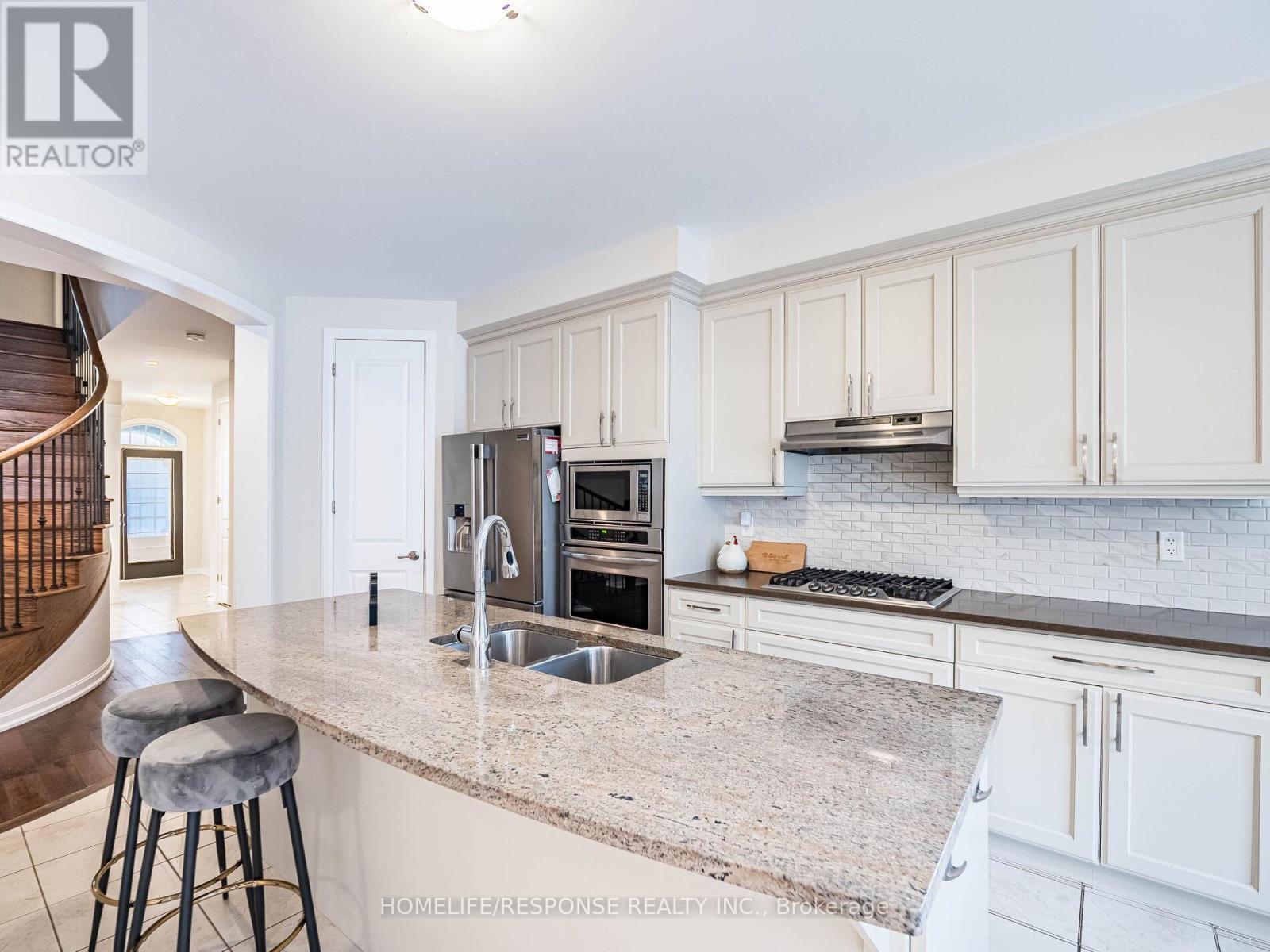 115 Beaveridge Avenue W, Oakville, Ontario  L6H 0M6 - Photo 15 - W12374387