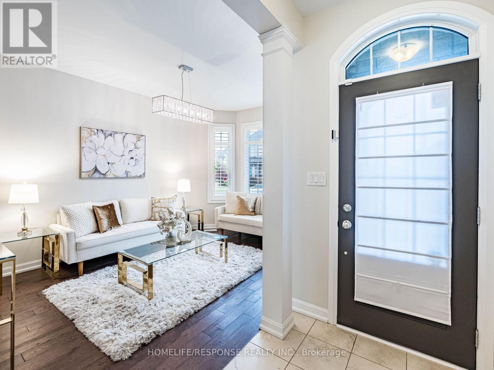 115 Beaveridge Avenue W, Oakville, Ontario  L6H 0M6 - Photo 3 - W12374387