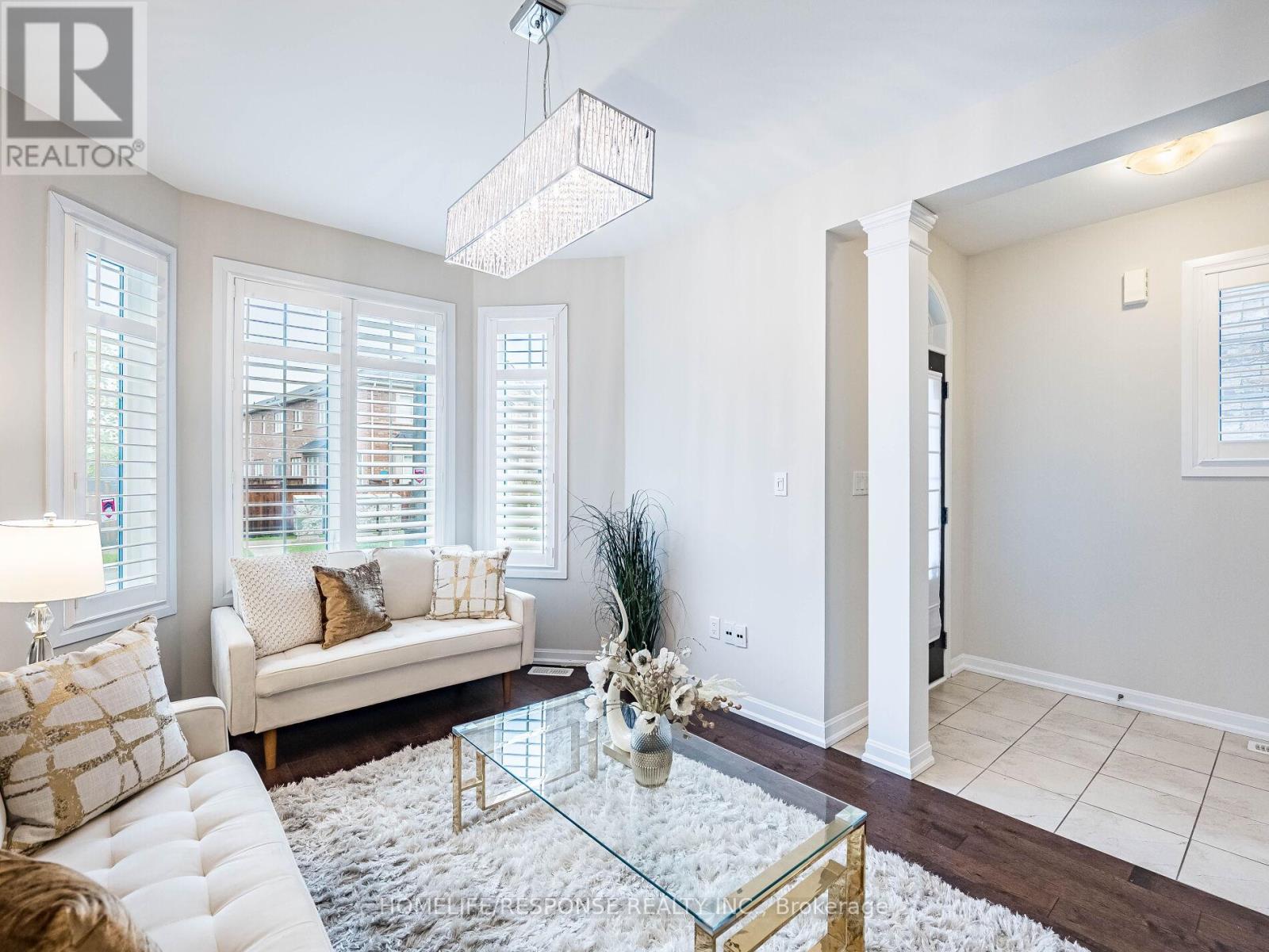115 Beaveridge Avenue W, Oakville, Ontario  L6H 0M6 - Photo 6 - W12374387