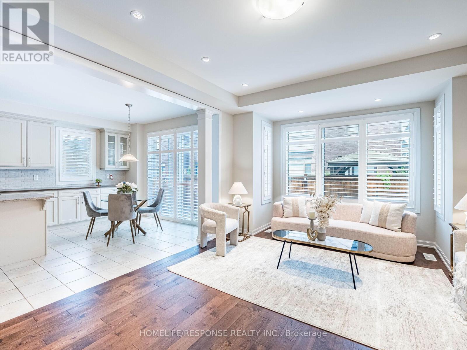 115 Beaveridge Avenue W, Oakville, Ontario  L6H 0M6 - Photo 9 - W12374387