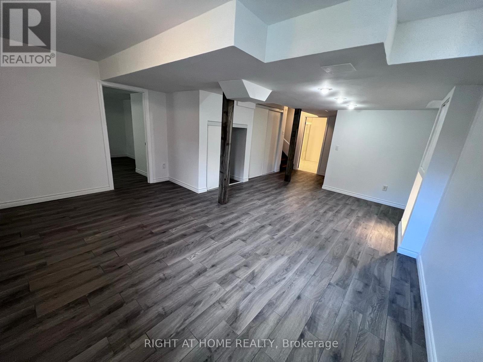 1352 Goldhawk Trail, Oakville, Ontario  L6M 3Y5 - Photo 9 - W12374409