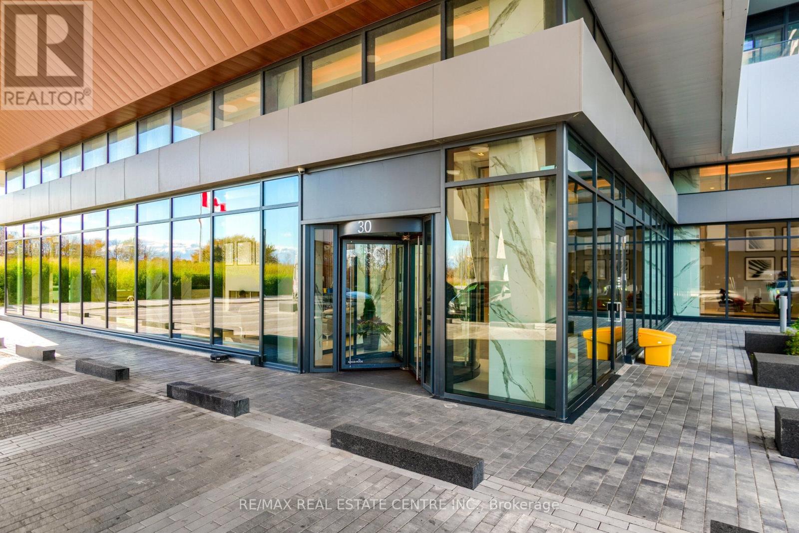 2622 - 30 Shore Breeze Drive, Toronto, Ontario  M8V 0J1 - Photo 4 - W12374472