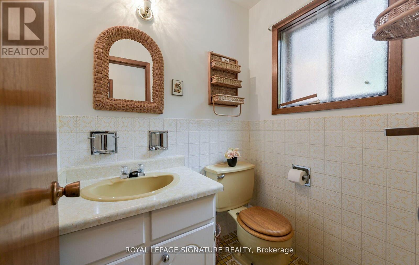 172 Glenview Drive, Mississauga, Ontario  L5G 4N2 - Photo 16 - W12374484