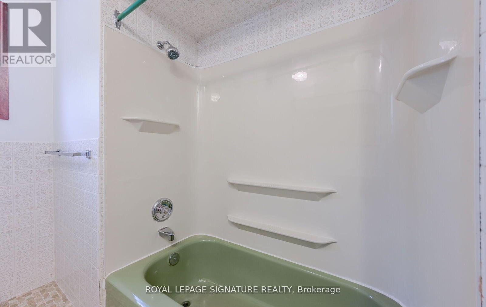 172 Glenview Drive, Mississauga, Ontario  L5G 4N2 - Photo 28 - W12374484