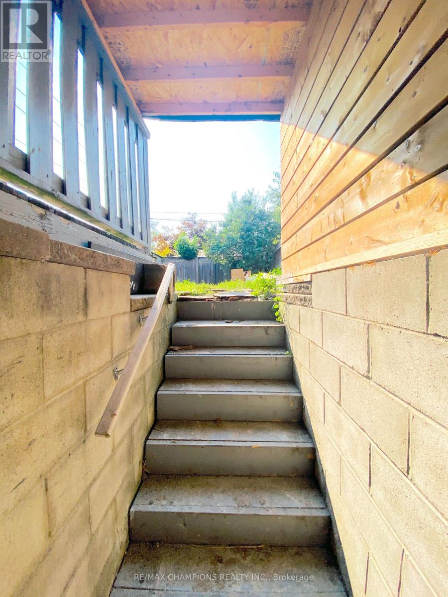 Bsmt - 734 Willard Avenue, Toronto, Ontario  M6S 3S5 - Photo 14 - W12374494