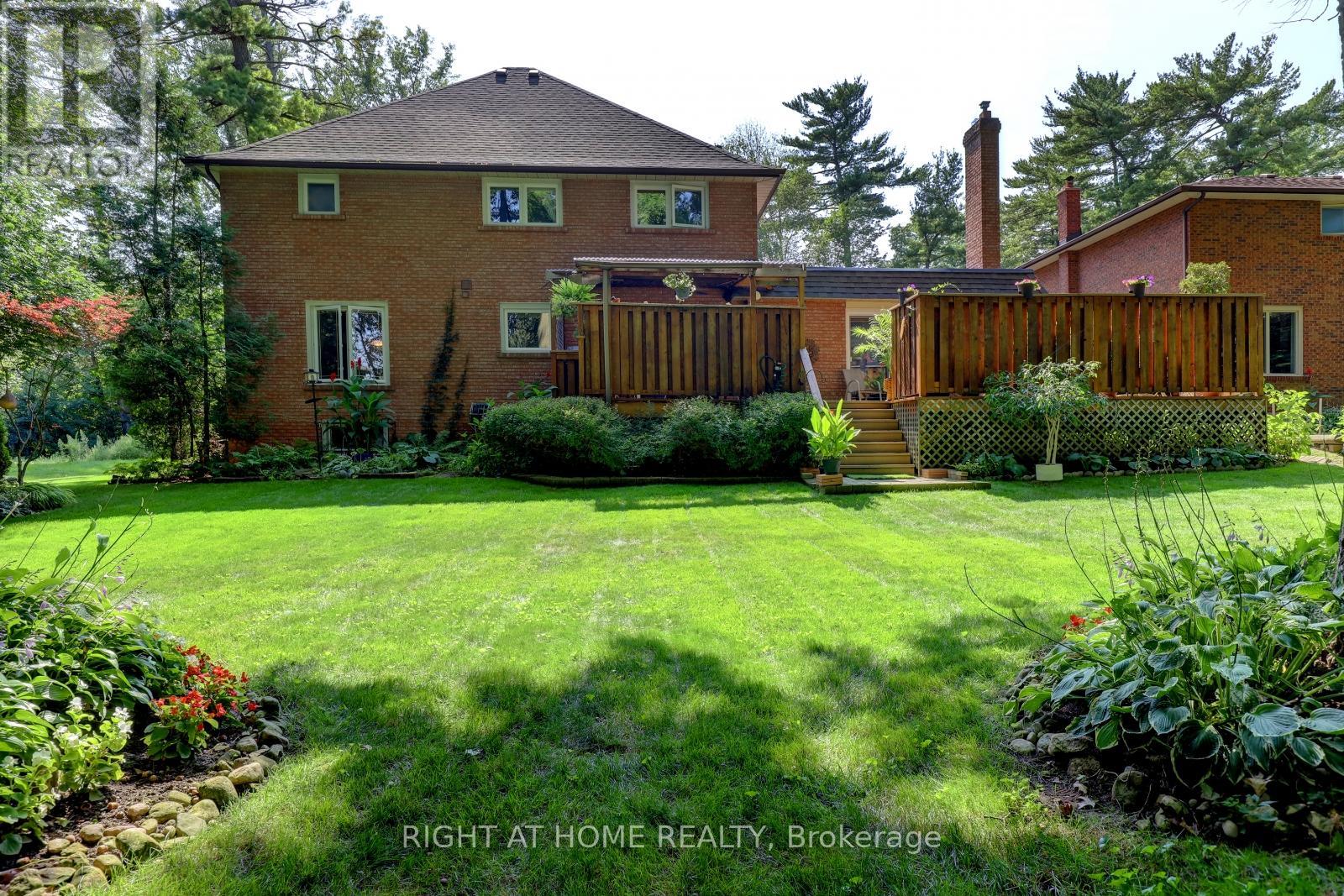 1412 Carmen Drive, Mississauga, Ontario  L5G 3Z1 - Photo 38 - W12374501