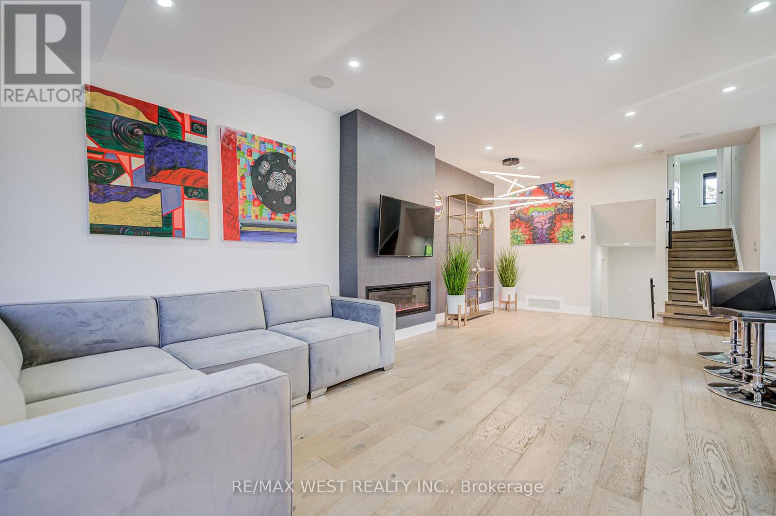 1183 Westerdam Road, Mississauga, Ontario  L4Y 2H3 - Photo 11 - W12374509