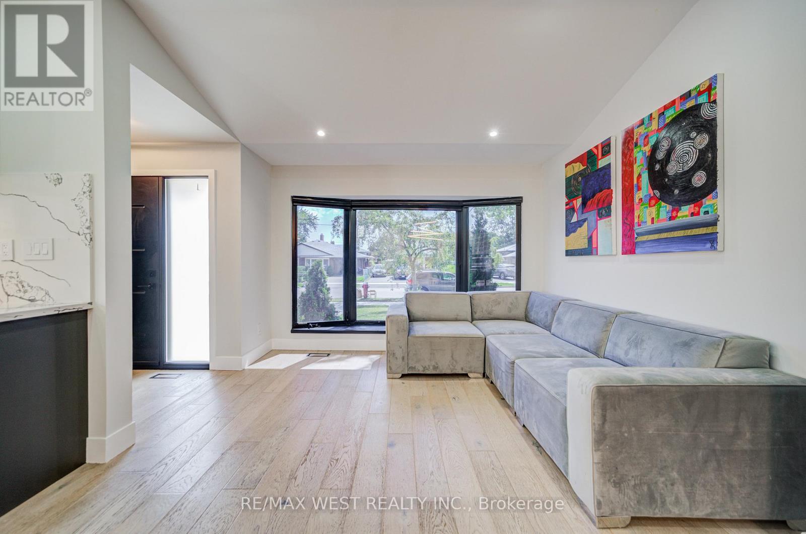 1183 Westerdam Road, Mississauga, Ontario  L4Y 2H3 - Photo 13 - W12374509