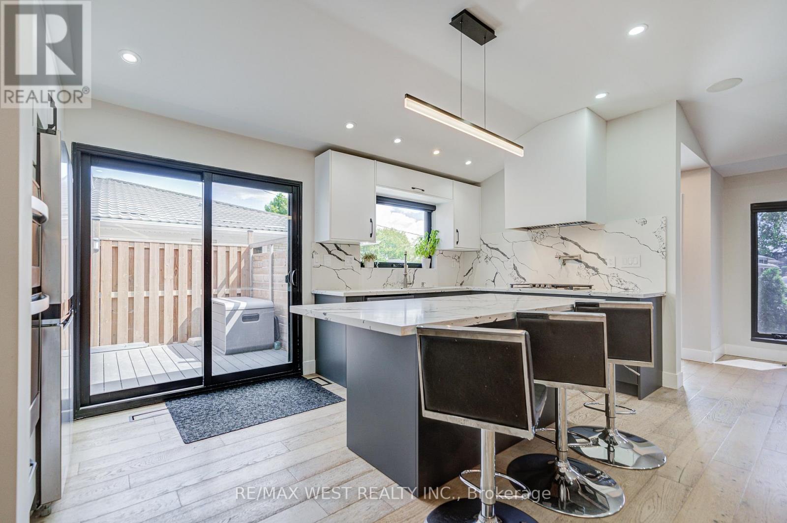 1183 Westerdam Road, Mississauga, Ontario  L4Y 2H3 - Photo 20 - W12374509