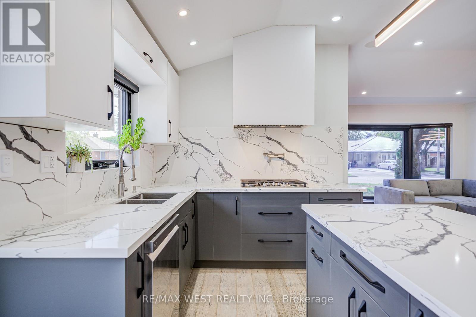 1183 Westerdam Road, Mississauga, Ontario  L4Y 2H3 - Photo 21 - W12374509