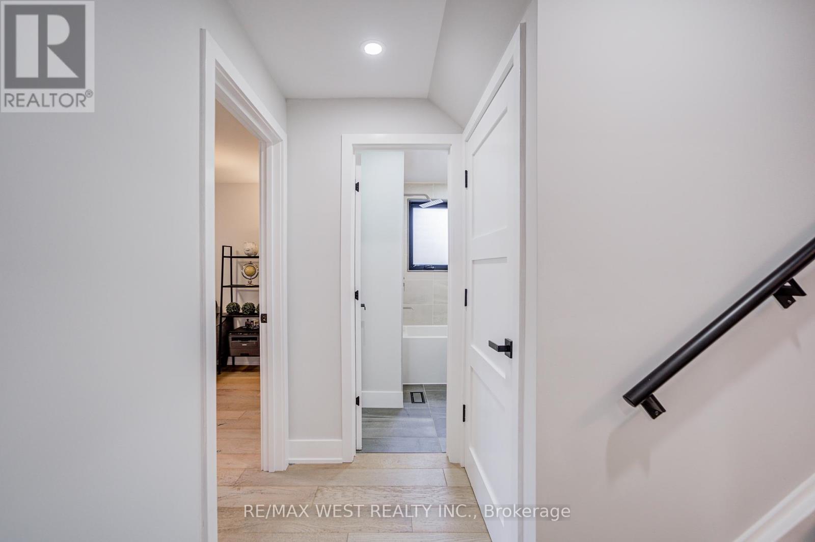 1183 Westerdam Road, Mississauga, Ontario  L4Y 2H3 - Photo 37 - W12374509