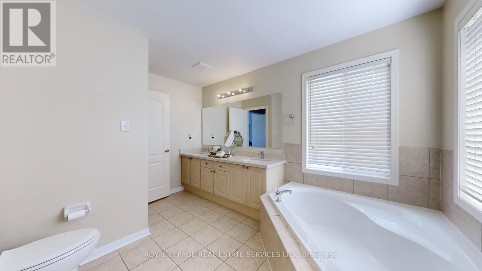 3798 Swiftdale Drive, Mississauga, Ontario  L5M 6M5 - Photo 24 - W12374539