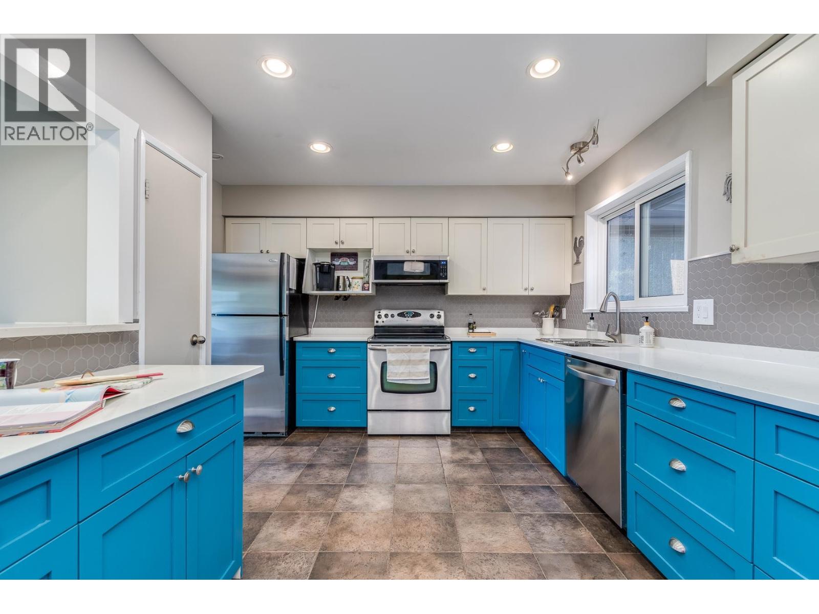 2116 Audrey Drive, Port Coquitlam, British Columbia  V3C 1H1 - Photo 11 - R3041929