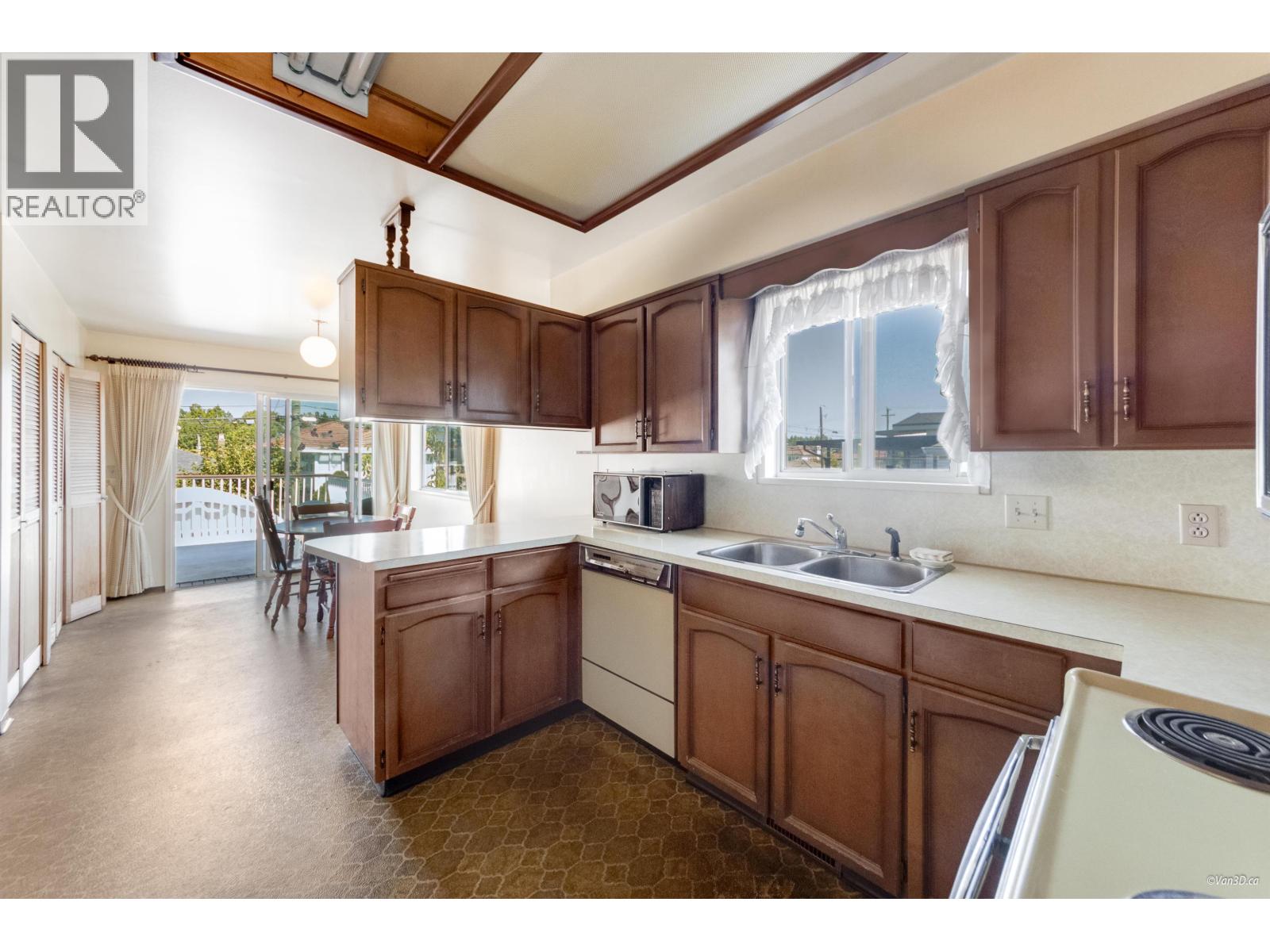 3445 E 24th Avenue, Vancouver, British Columbia  V5R 1G5 - Photo 7 - R3042003
