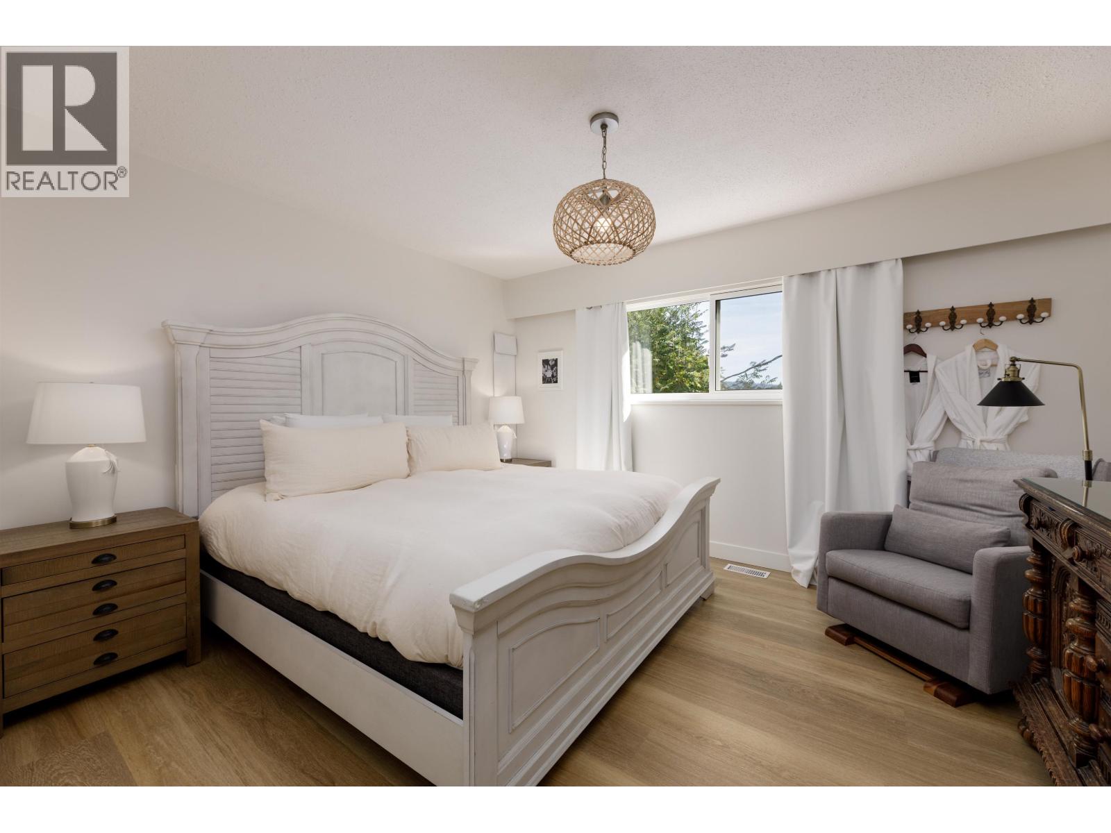 2441 Panorama Drive, North Vancouver, British Columbia  V7G 1V4 - Photo 12 - R3042027