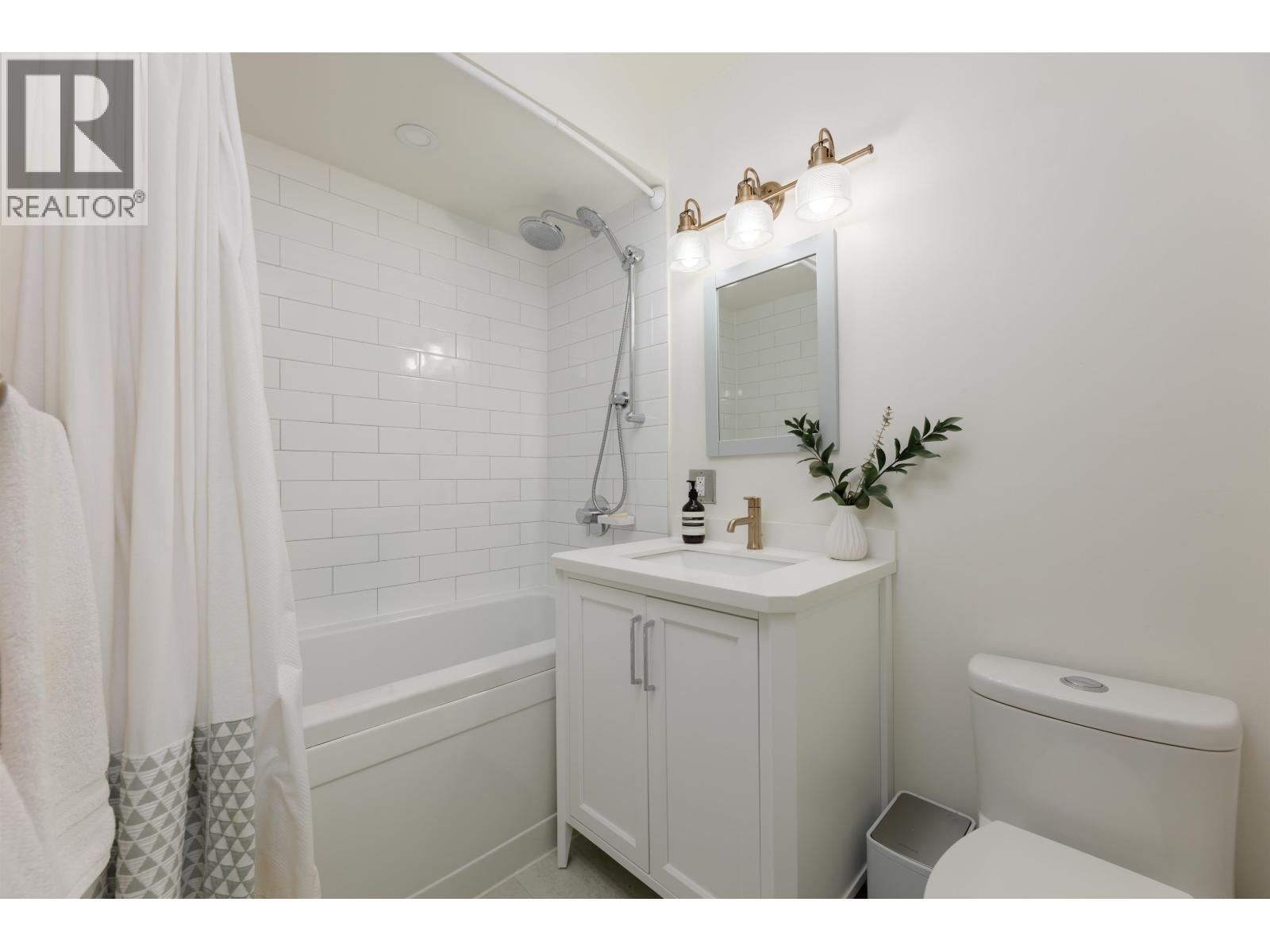 2441 Panorama Drive, North Vancouver, British Columbia  V7G 1V4 - Photo 13 - R3042027
