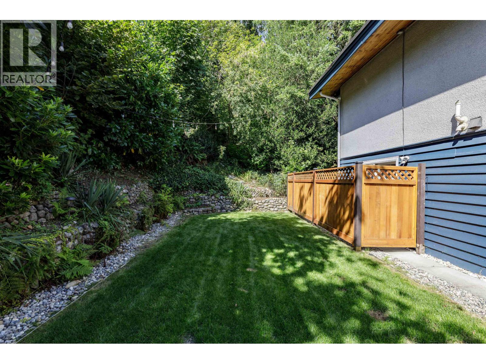 2441 Panorama Drive, North Vancouver, British Columbia  V7G 1V4 - Photo 23 - R3042027