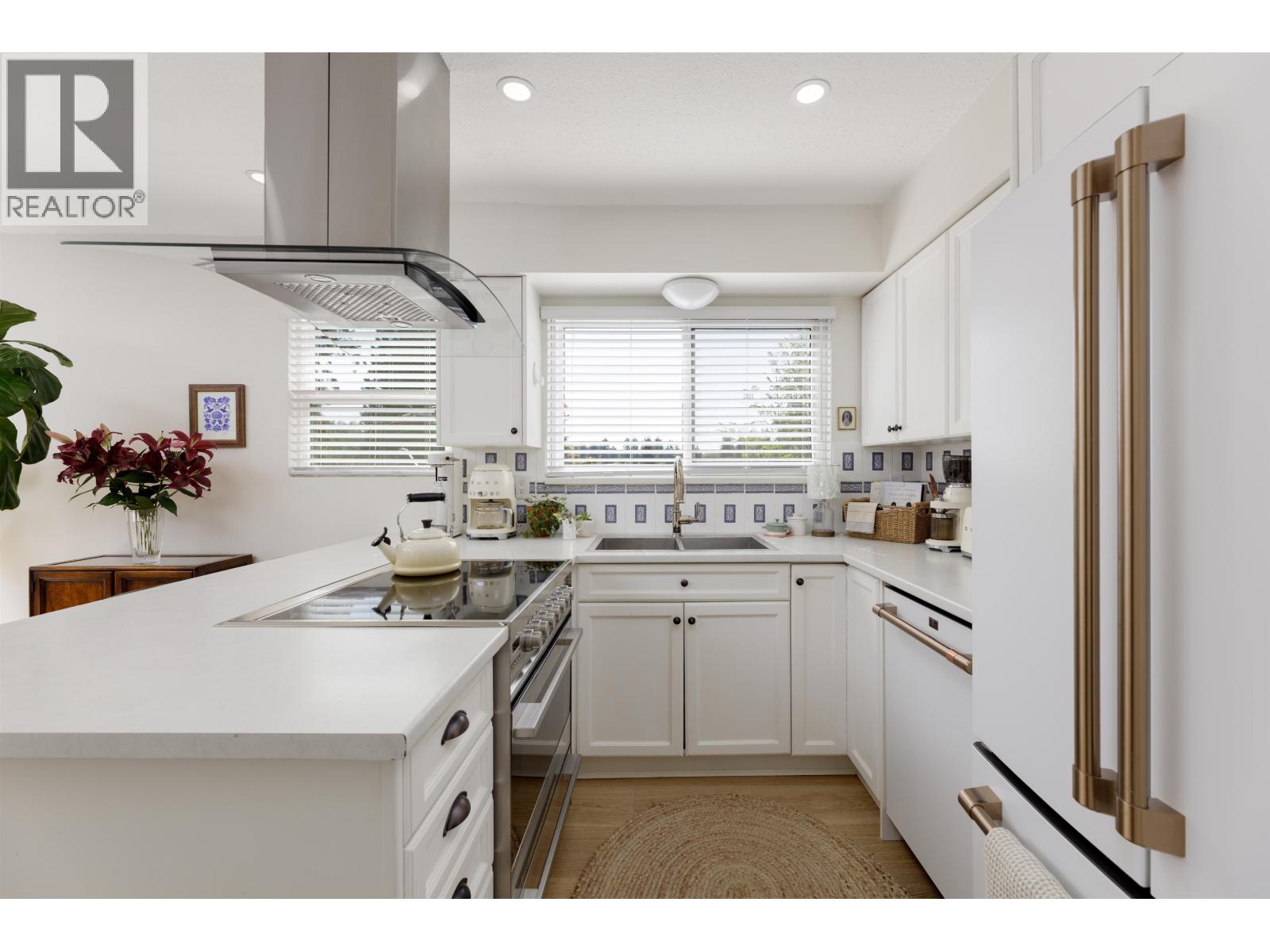 2441 Panorama Drive, North Vancouver, British Columbia  V7G 1V4 - Photo 5 - R3042027