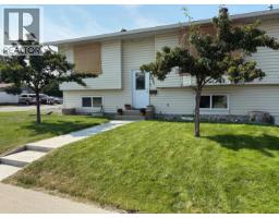 2220 3A Street S, cranbrook, British Columbia