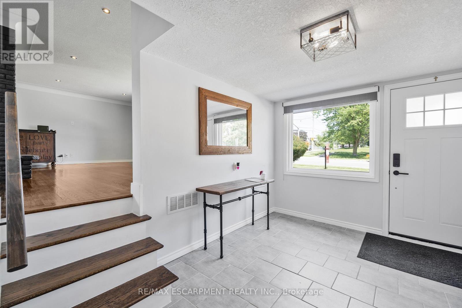 944 Concession Road, Cambridge, Ontario  N3H 4L6 - Photo 14 - X12374358