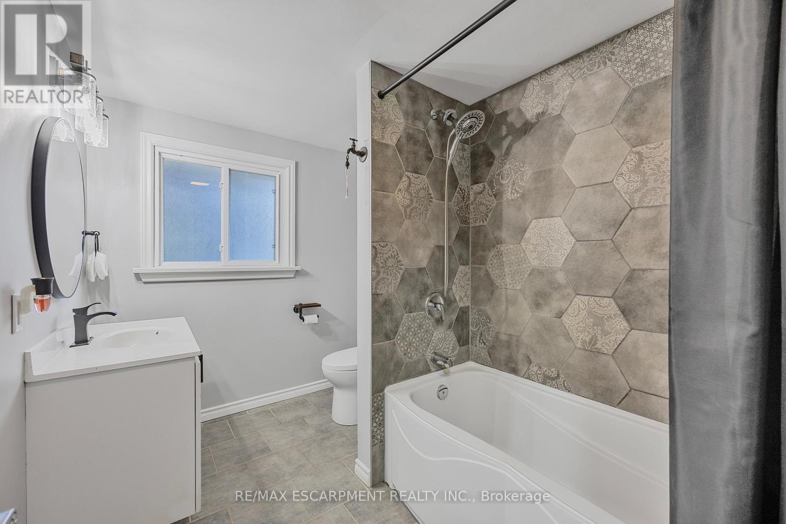 944 Concession Road, Cambridge, Ontario  N3H 4L6 - Photo 24 - X12374358
