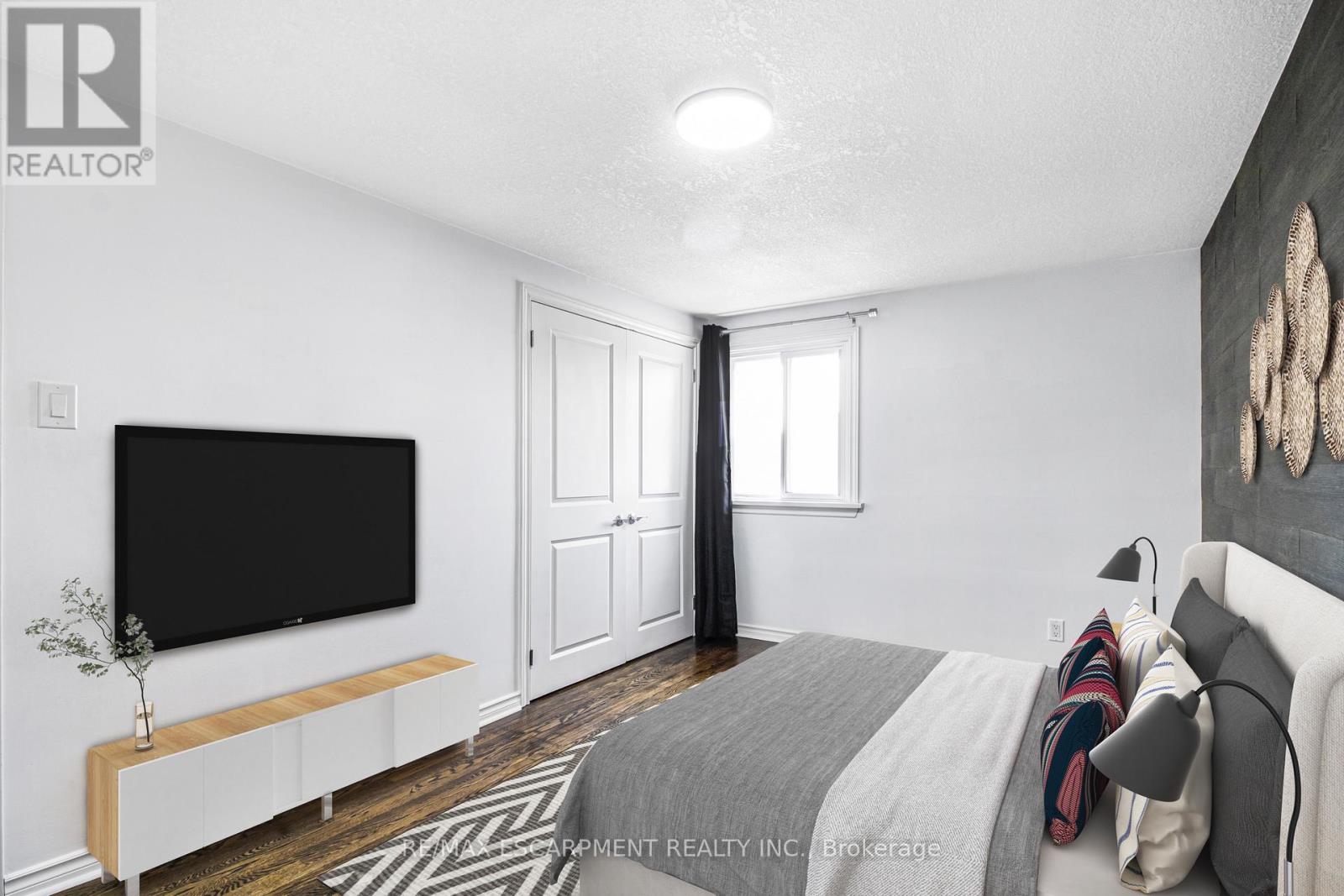 944 Concession Road, Cambridge, Ontario  N3H 4L6 - Photo 6 - X12374358