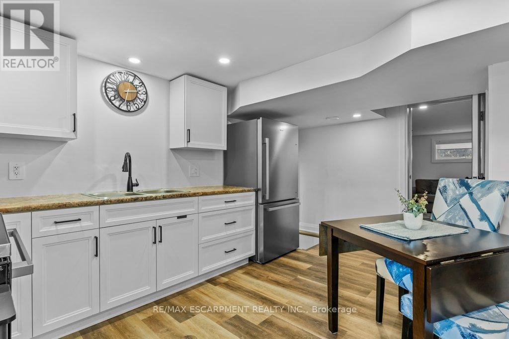 1104 Vansickle Road N, St. Catharines, Ontario  L2S 2Z8 - Photo 21 - X12374416