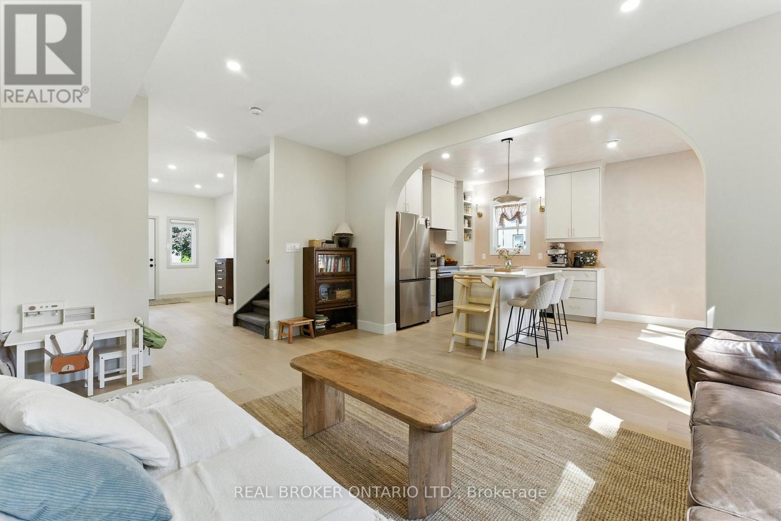 13 Linden Street, Aylmer, Ontario  N5H 0B8 - Photo 6 - X12374531