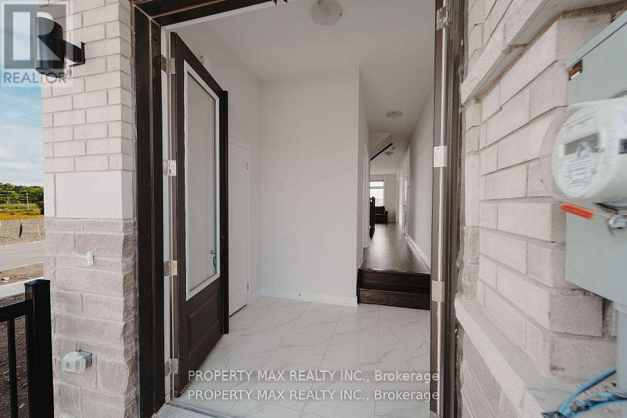 635 Pollock Grove, Peterborough, Ontario  K9K 0J6 - Photo 2 - X12374540