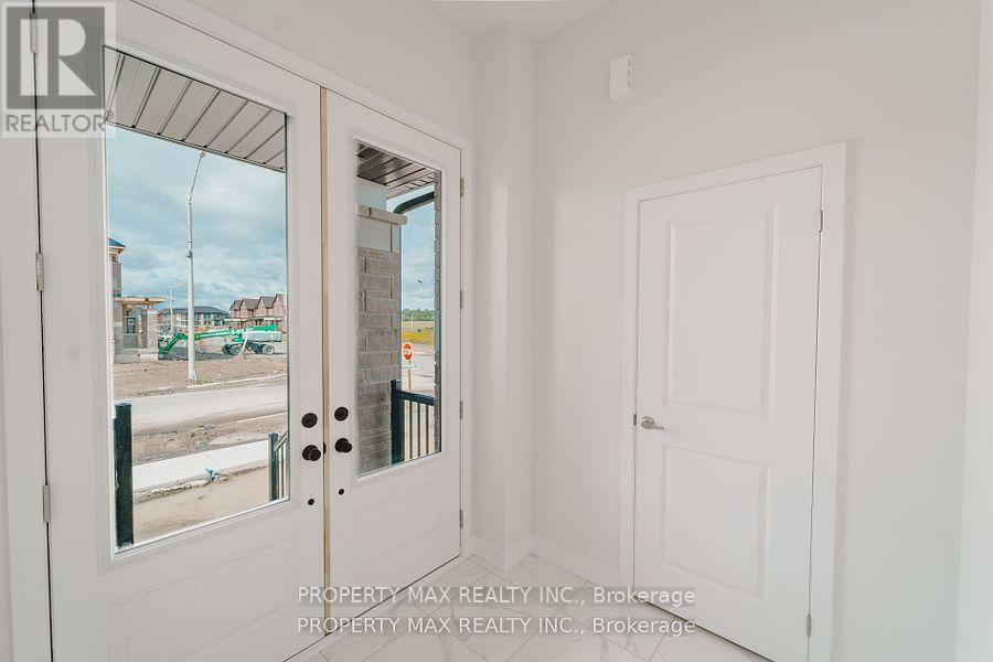 635 Pollock Grove, Peterborough, Ontario  K9K 0J6 - Photo 4 - X12374540