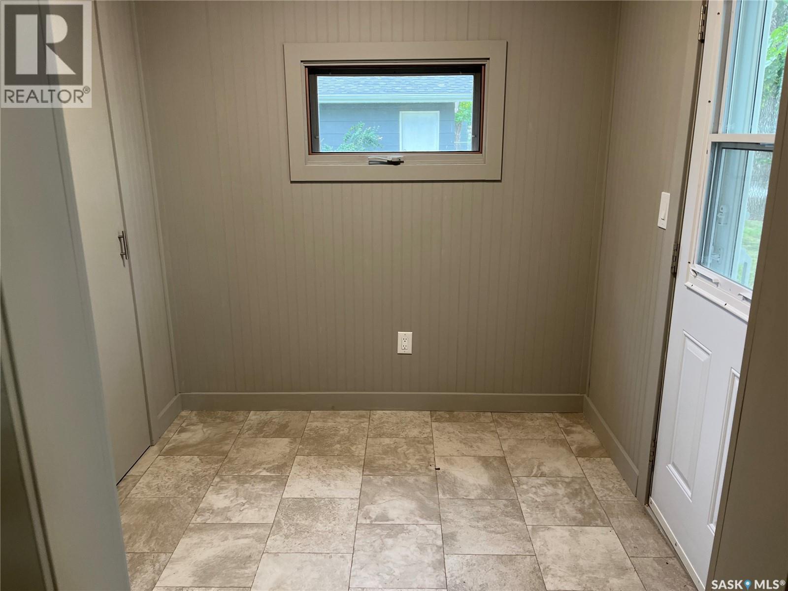 103 4th Avenue E, Lafleche, Saskatchewan  S0H 2K0 - Photo 22 - SK015263