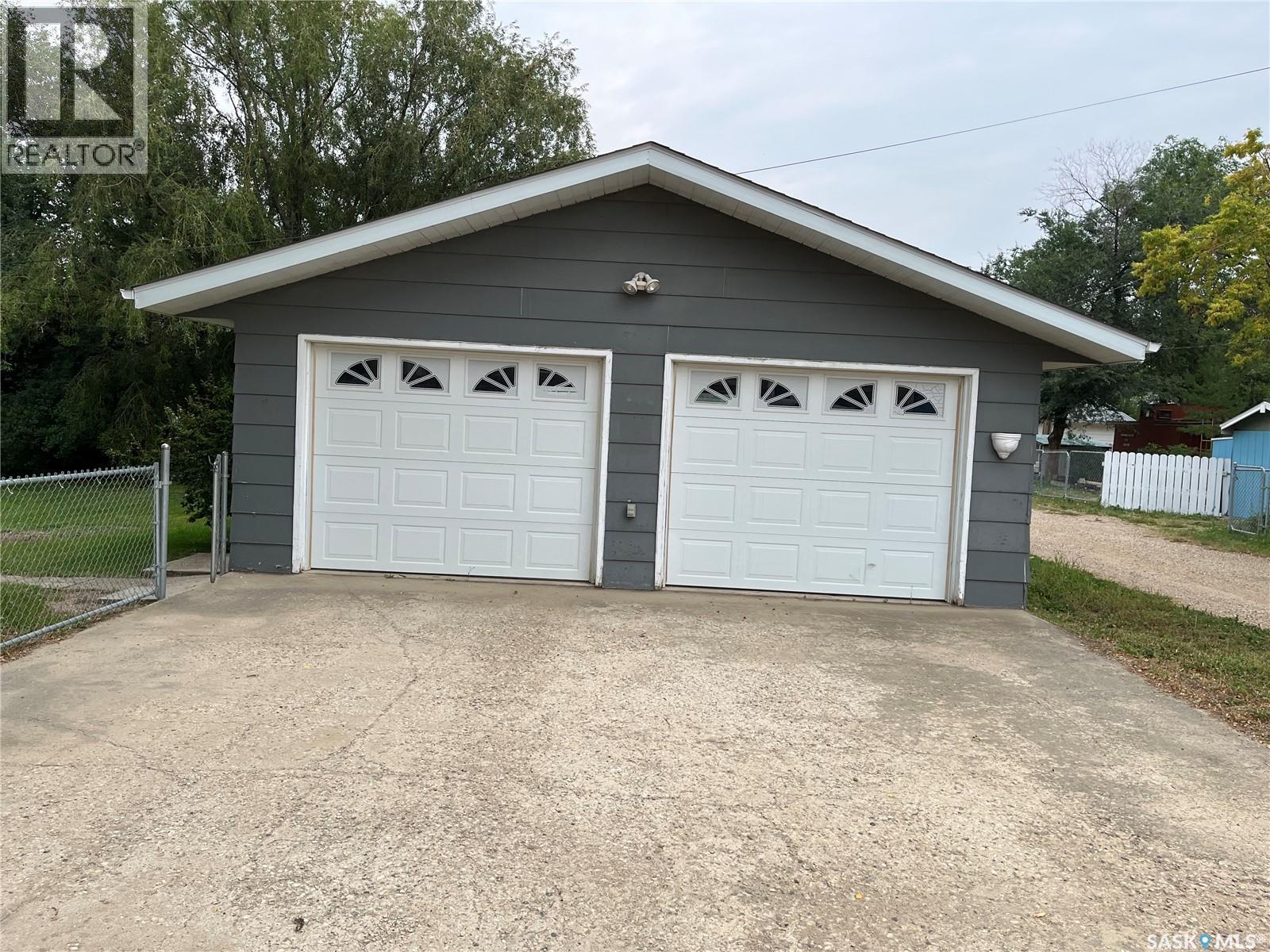 103 4th Avenue E, Lafleche, Saskatchewan  S0H 2K0 - Photo 30 - SK015263