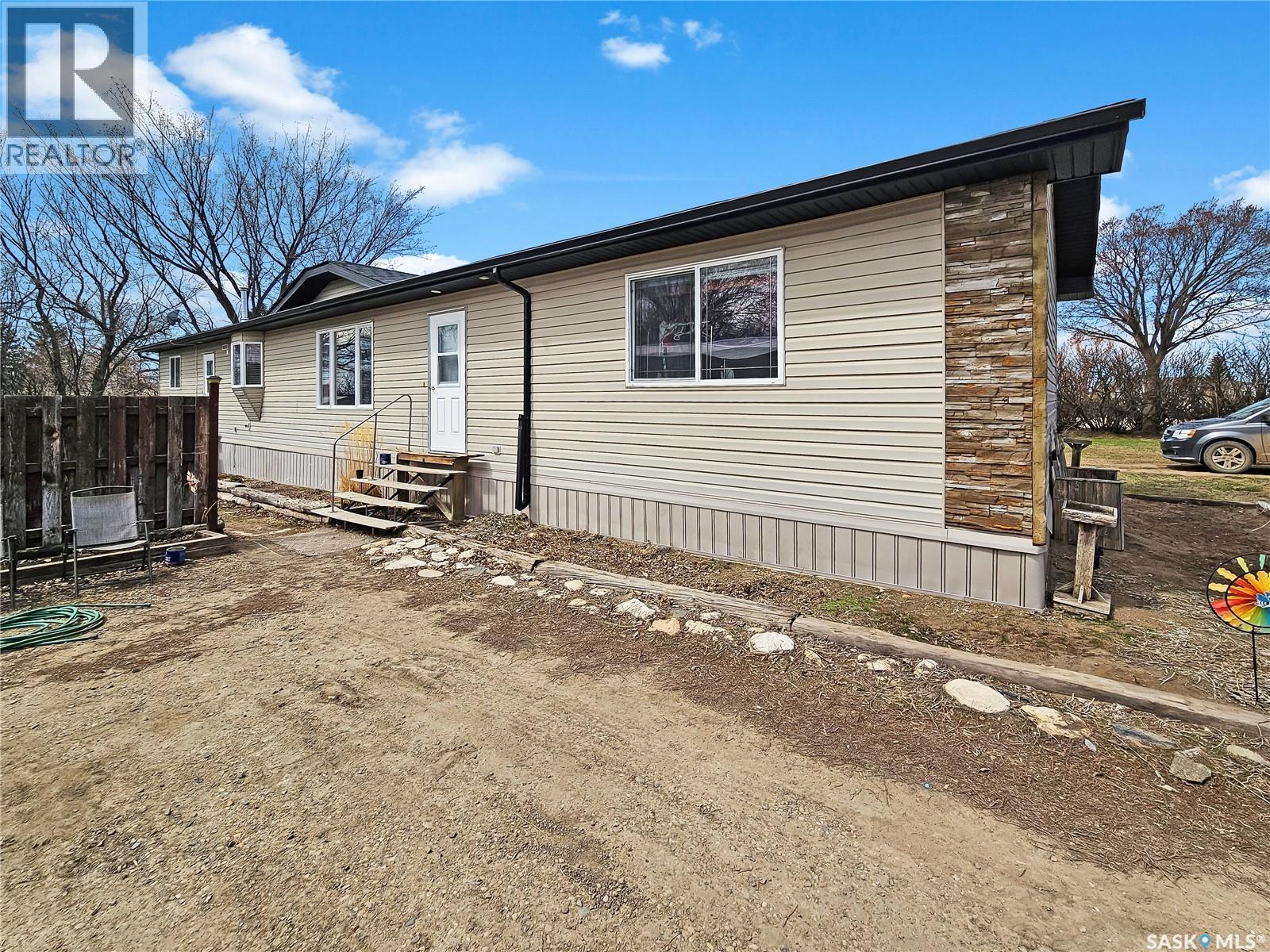 10 Four Seasons Trailer COURT, Shaunavon, Saskatchewan