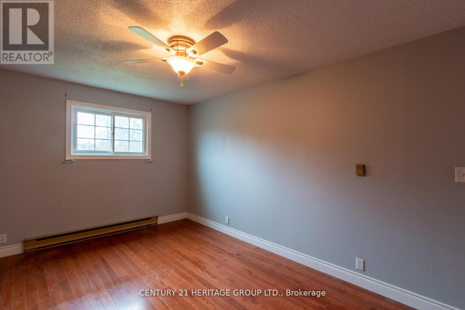 70 Dorothy Avenue, Georgina, Ontario  L0E 1R0 - Photo 14 - N12157451