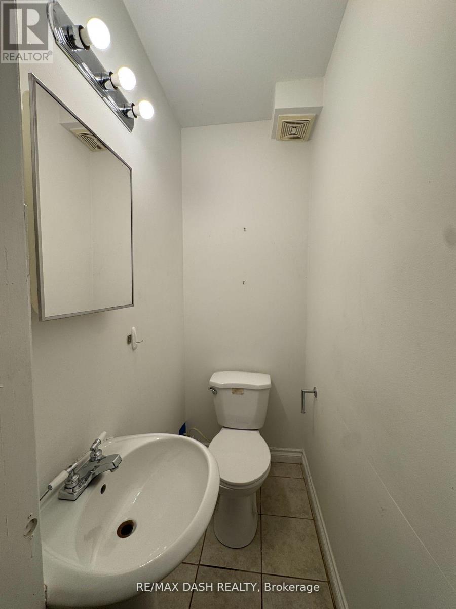 Main - 35 Woodward Avenue, Toronto, Ontario  M4L 2Y5 - Photo 6 - E12372774