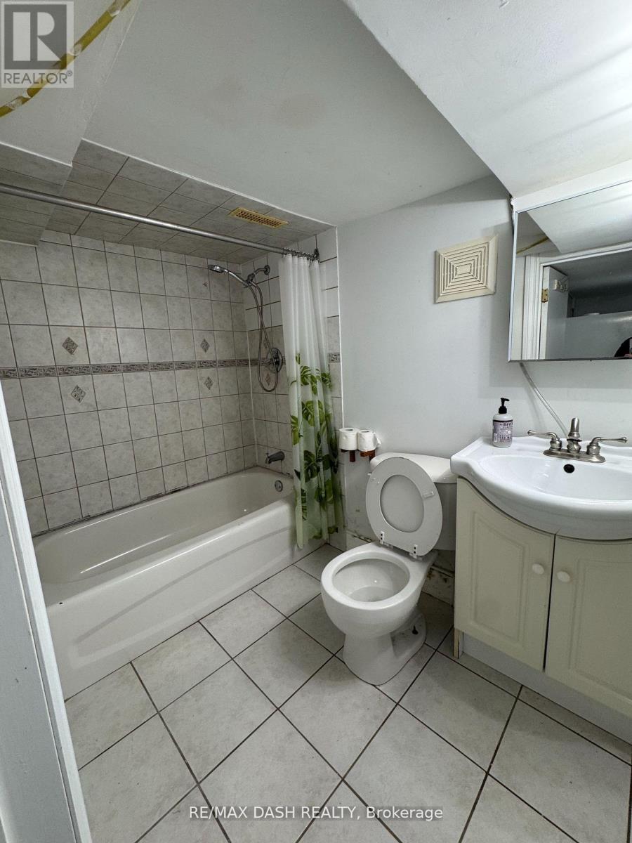 Main - 35 Woodward Avenue, Toronto, Ontario  M4L 2Y5 - Photo 7 - E12372774