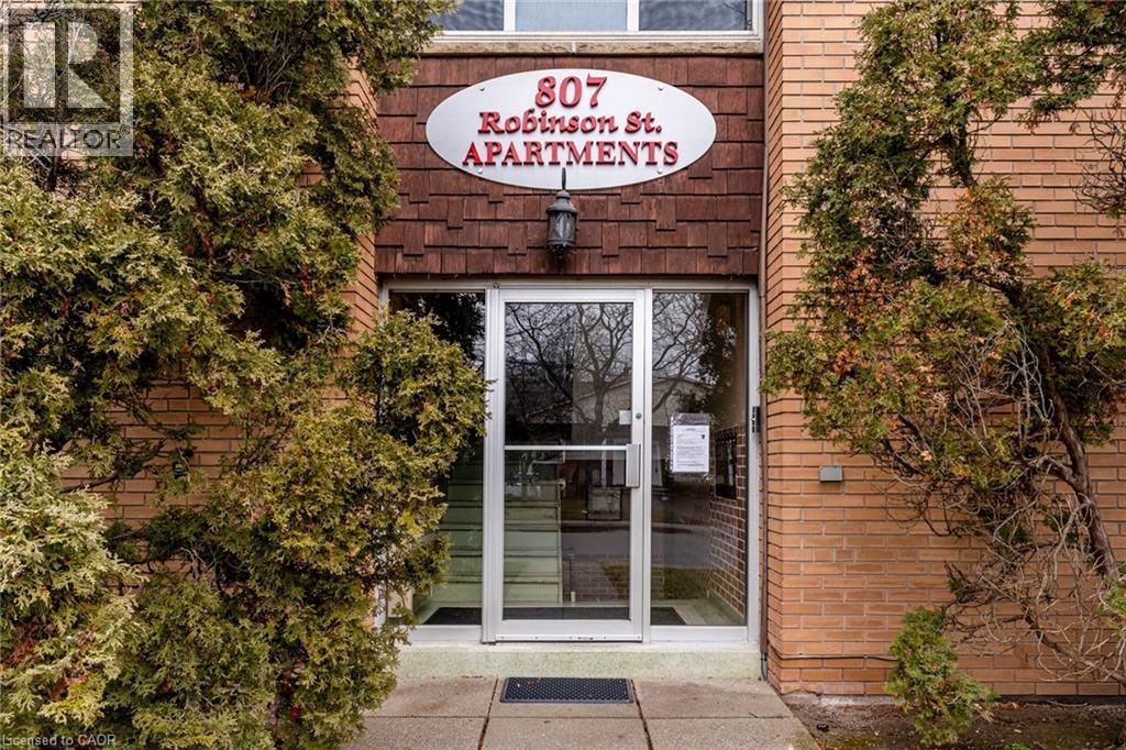 807 Robinson Street Unit# B, Burlington, Ontario  L7R 2L4 - Photo 3 - 40765210
